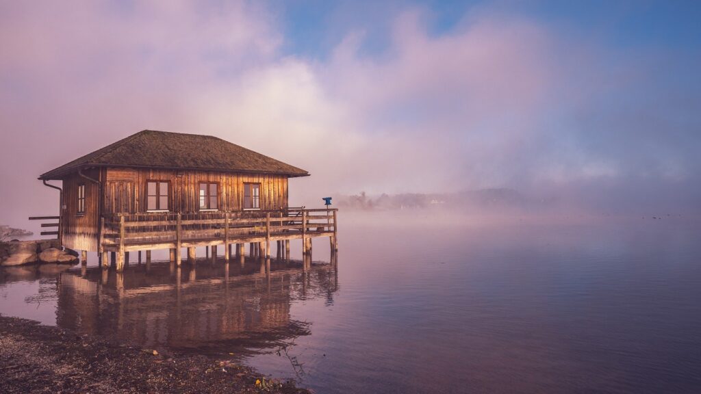 boathouse-9871057_1920